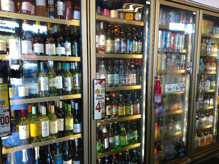 Bills Liqour 2202 Lincoln Blvd Santa Monica California 90405